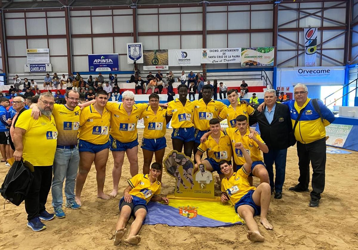 Celebración del título una vez finalizada la final en Santa Ctruz de La Palma.