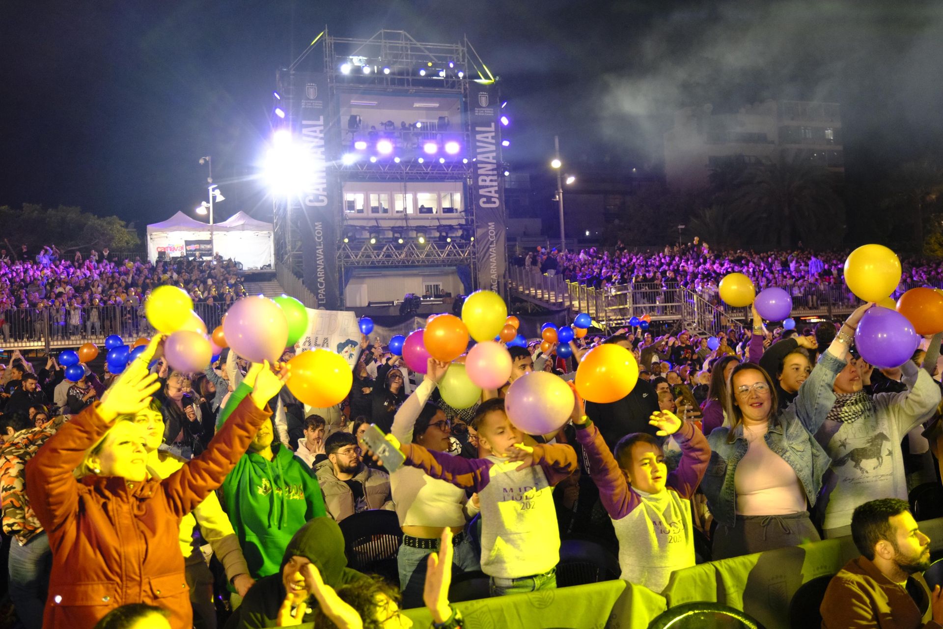 La primera fase de murgas adultas del carnaval de Las Palmas de Gran Canaria, en imágenes