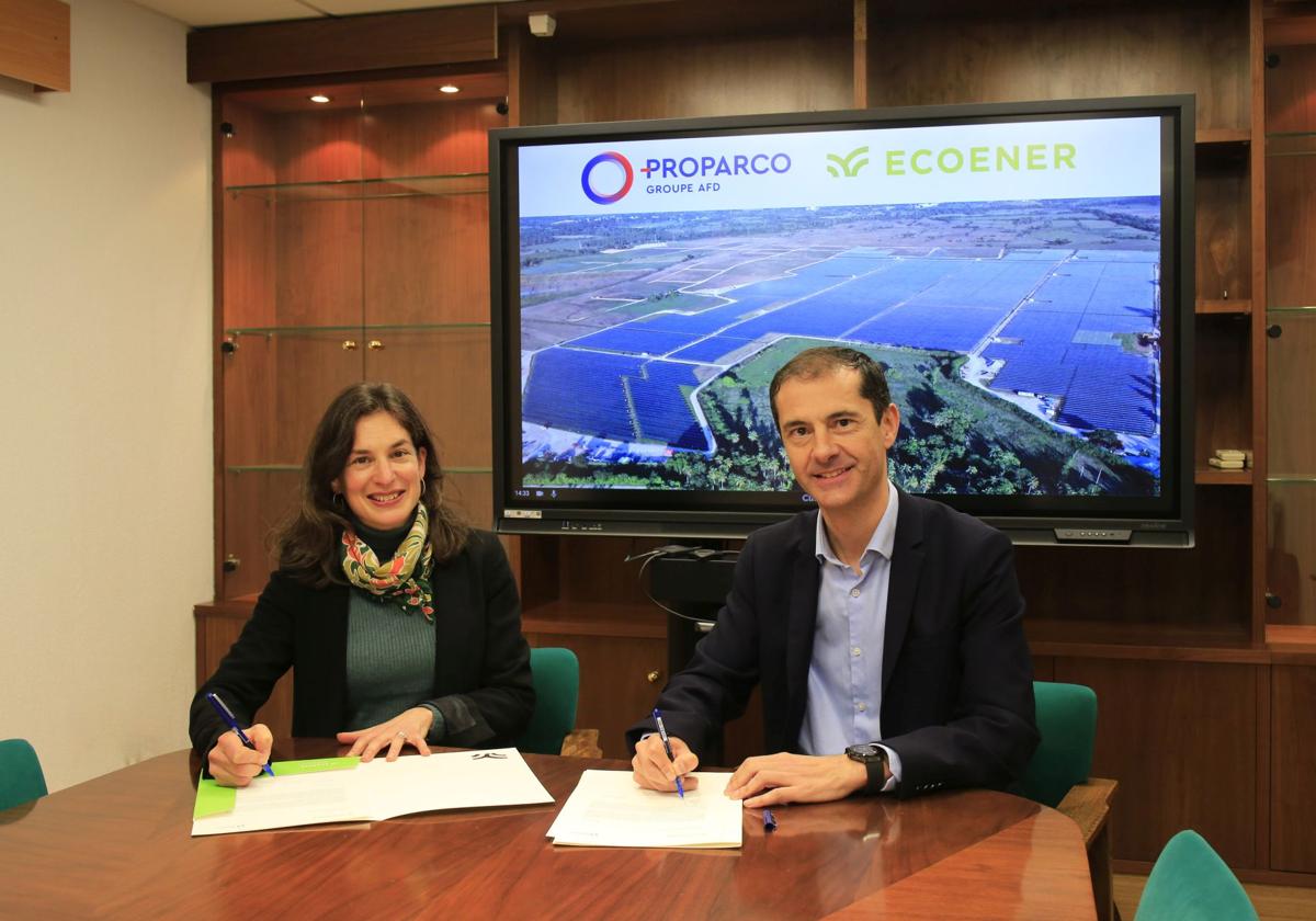 Anne Gautier de Proparco, Directora de Energía y Digital para Asia y América Latina de Proparco y Fernando Rodríguez, vicepresidente ejecutivo de Ecoener.