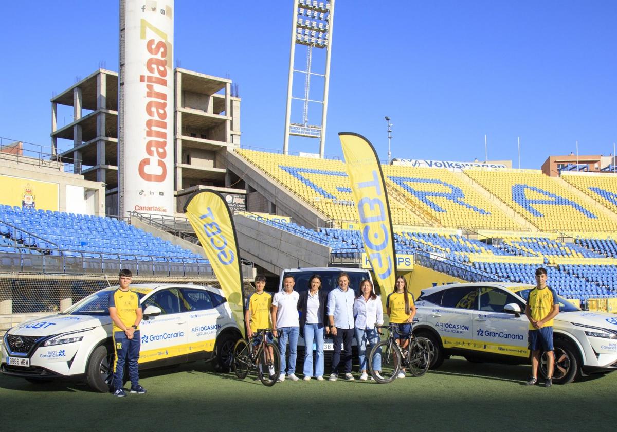 El apoyo del Grupo Ari para los vehículos sigue fortaleciendo el crecimiento del Gran Canaria Bike Team.