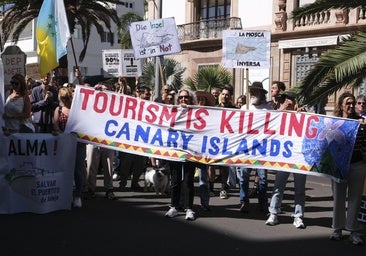 ¿Por qué las manifestaciones que claman por un cambio de modelo turístico se concentran en Tenerife?