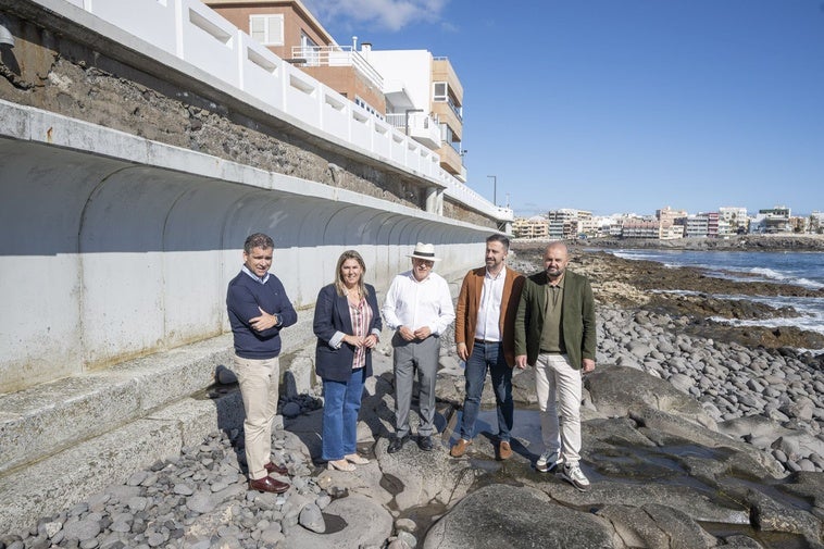 El botaolas que protege el muro de contención fue la principal acción en la obra.