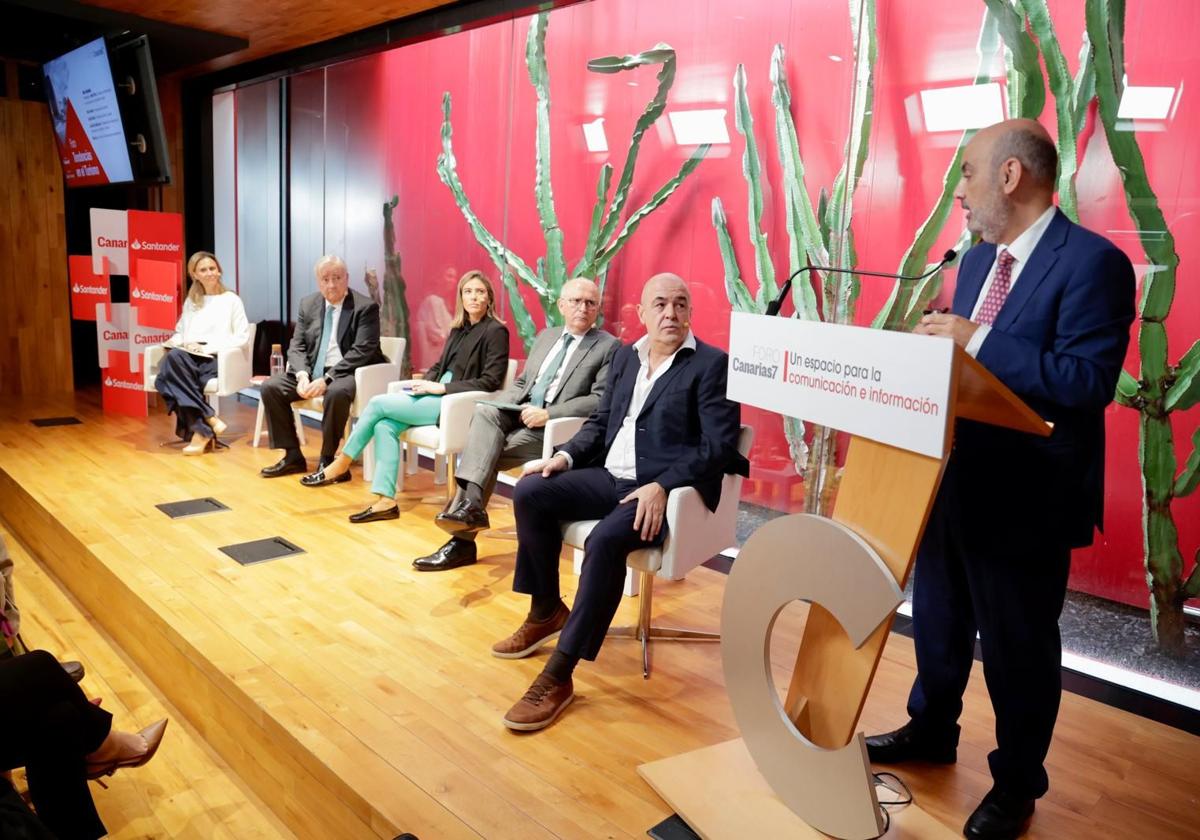 Las imágenes del análisis del Banco Santander de las tendencias en el turismo en CANARIAS7