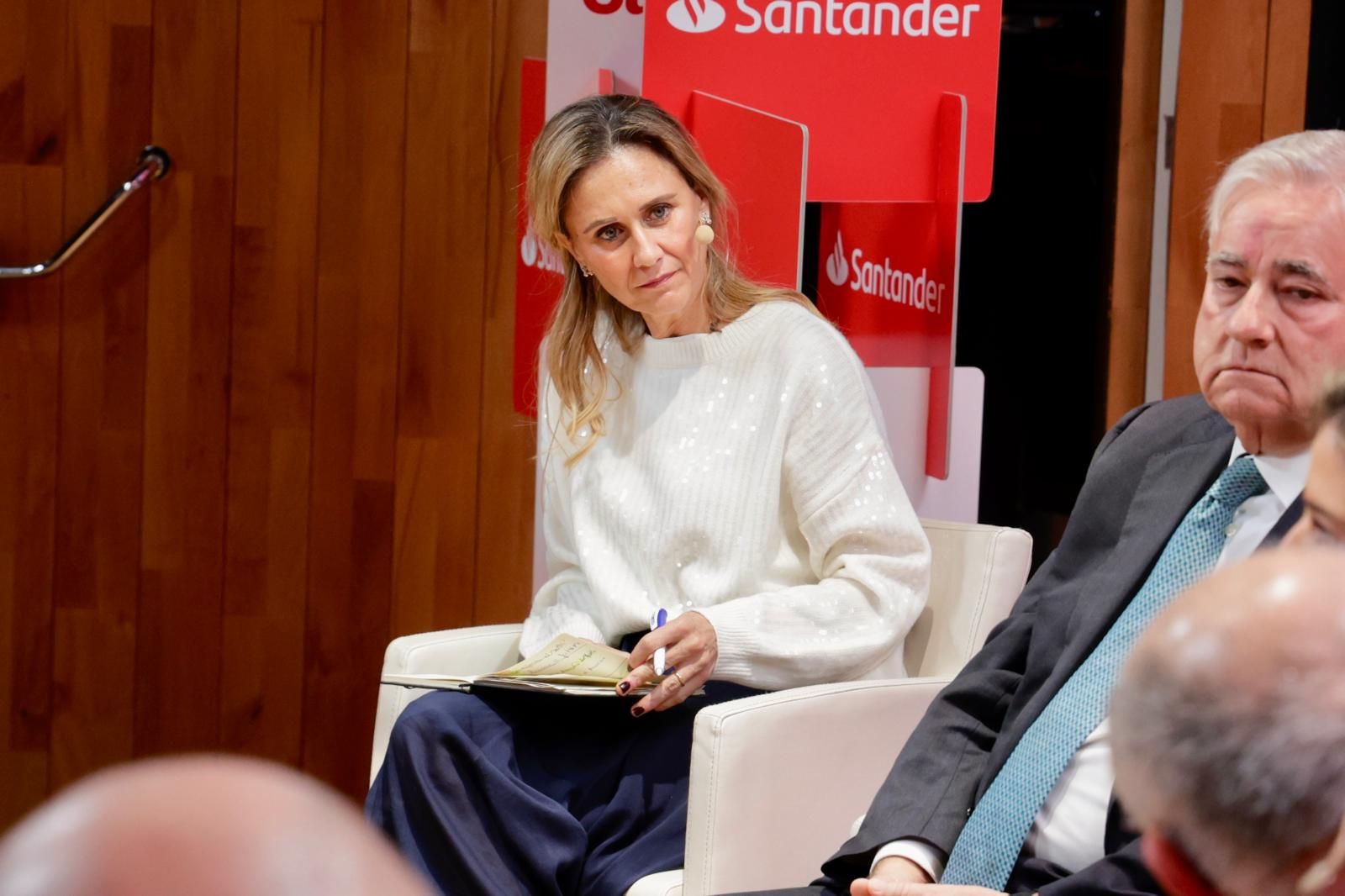 Las imágenes del análisis del Banco Santander de las tendencias en el turismo en CANARIAS7