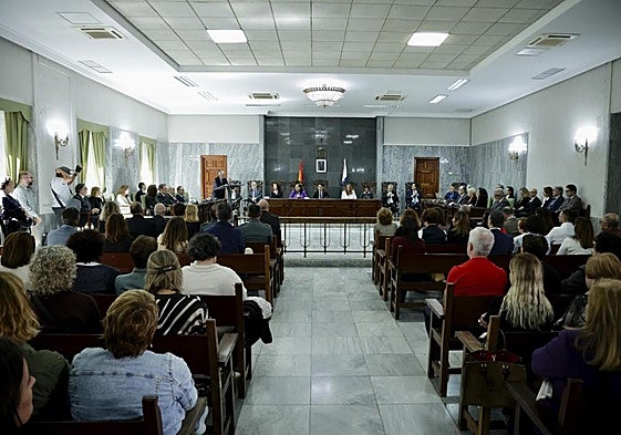 Homenaje al fiscal Luis del Río, recientemente fallecido.