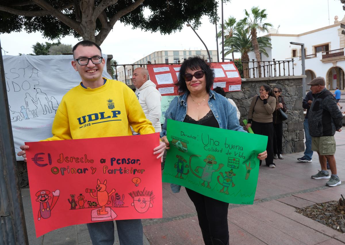 Imagen secundaria 1 - «Hasta que no lo vives, no lo sabes»: más de 200 familiares y NEAE solicitan en Fuerteventura educación para todos