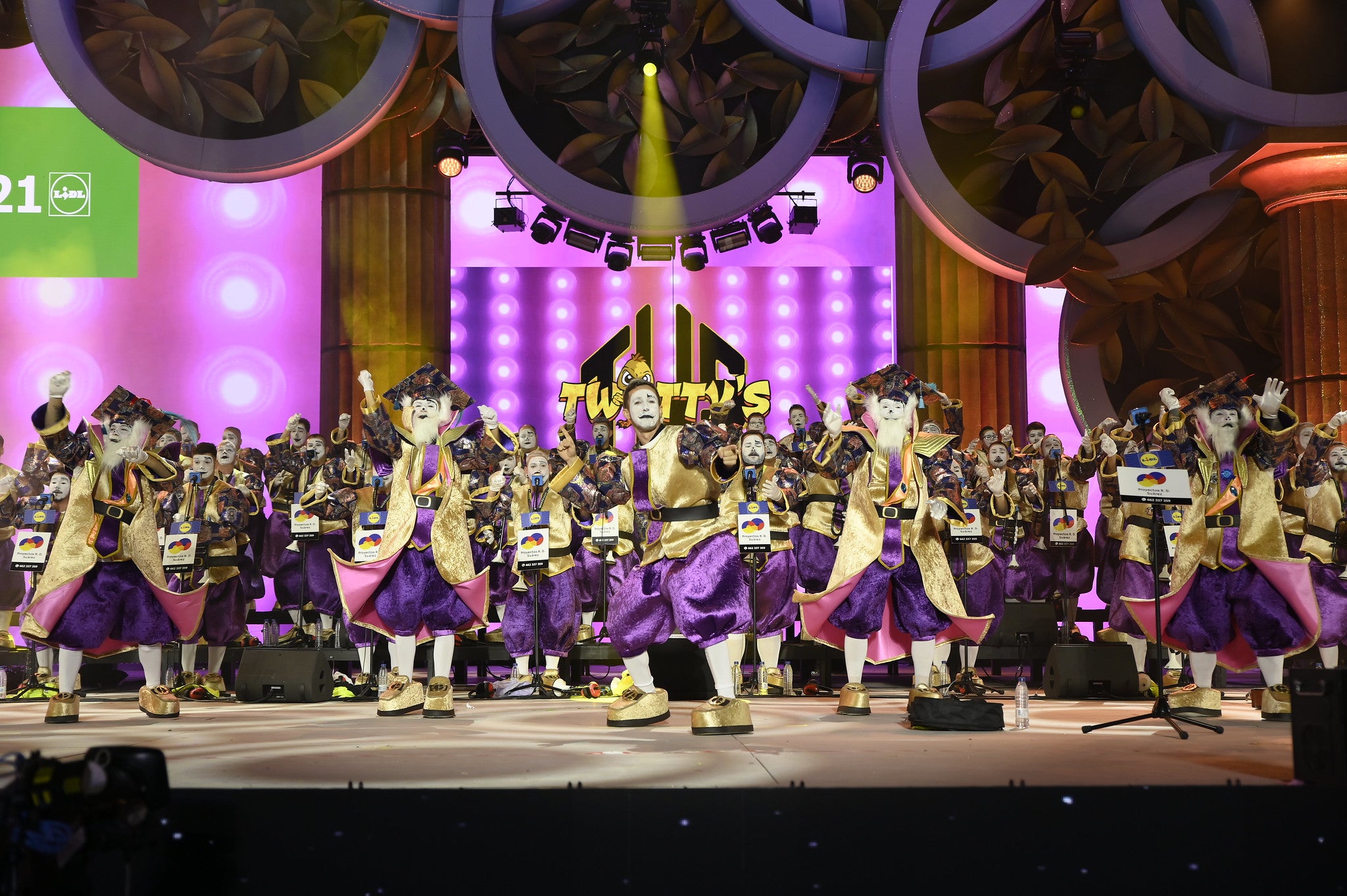 Magia y humor en la final de murgas del carnaval de Las Palmas de Gran Canaria