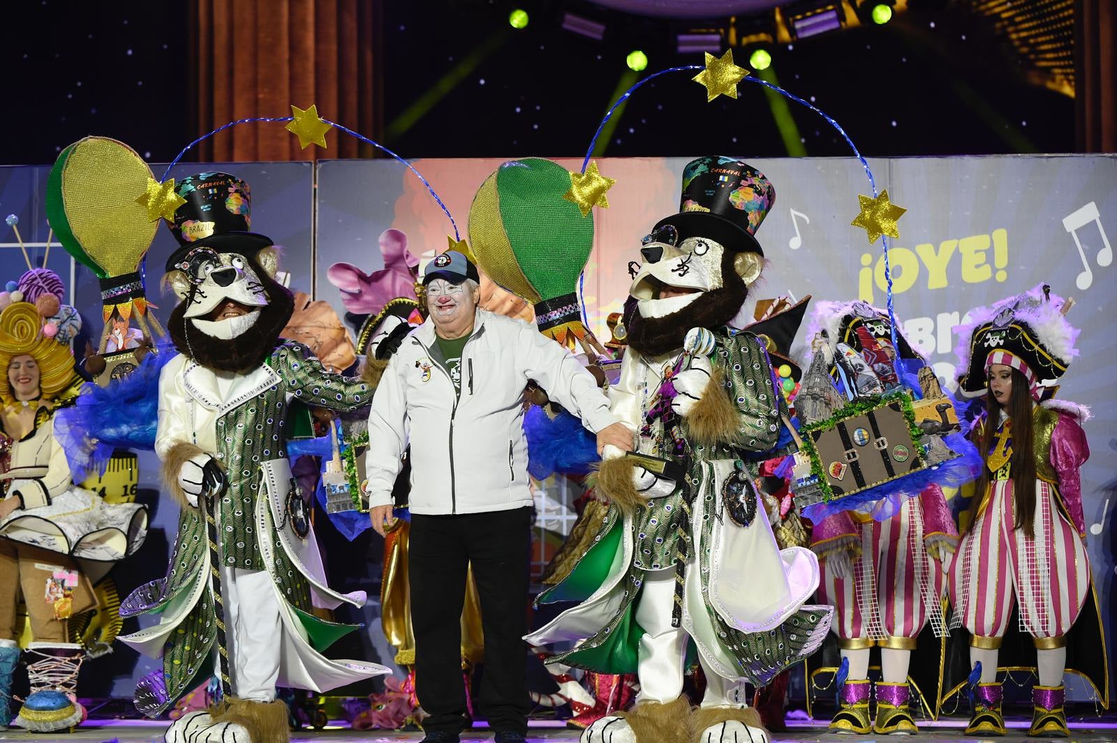 Magia y humor en la final de murgas del carnaval de Las Palmas de Gran Canaria