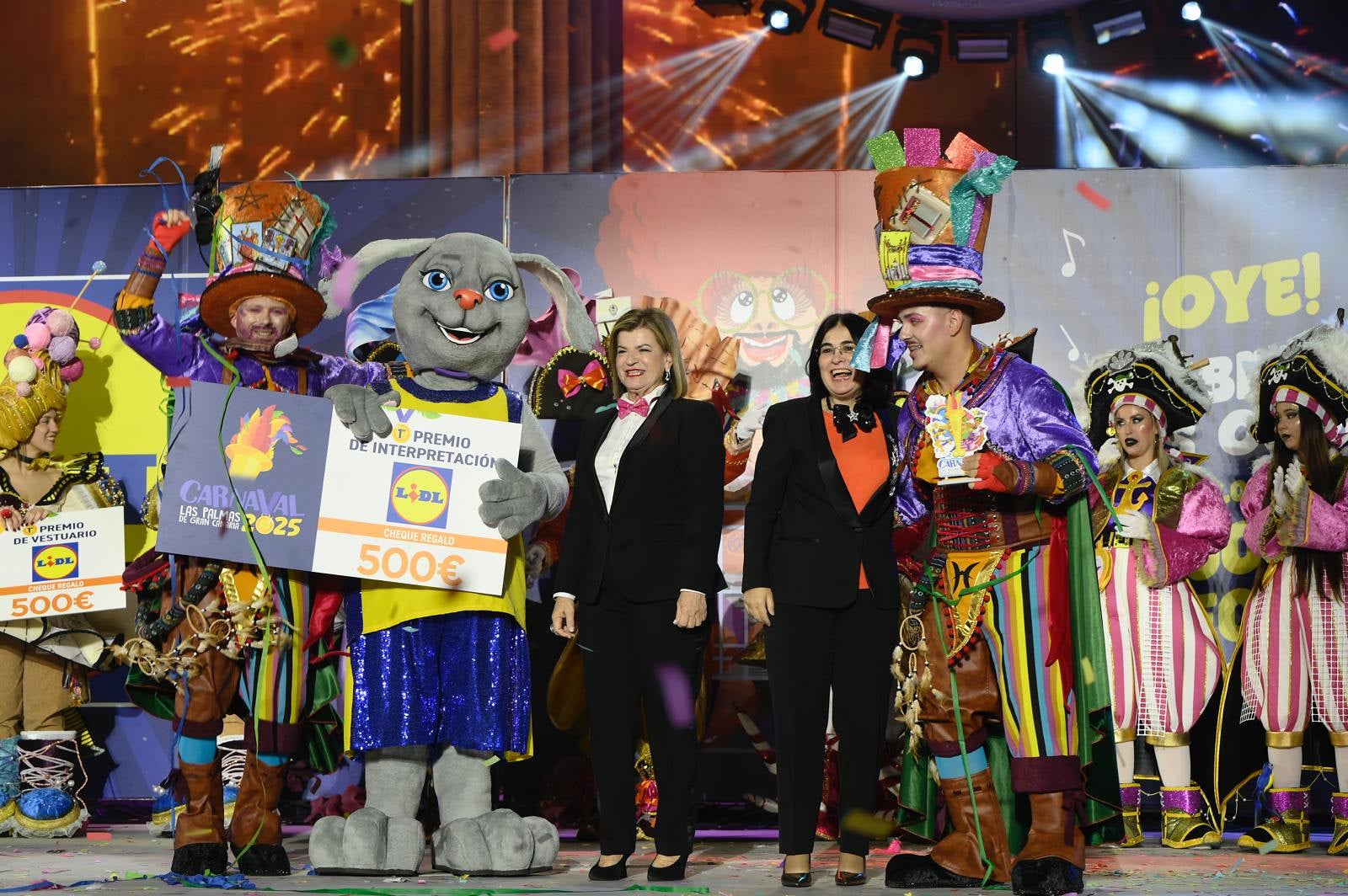 Magia y humor en la final de murgas del carnaval de Las Palmas de Gran Canaria