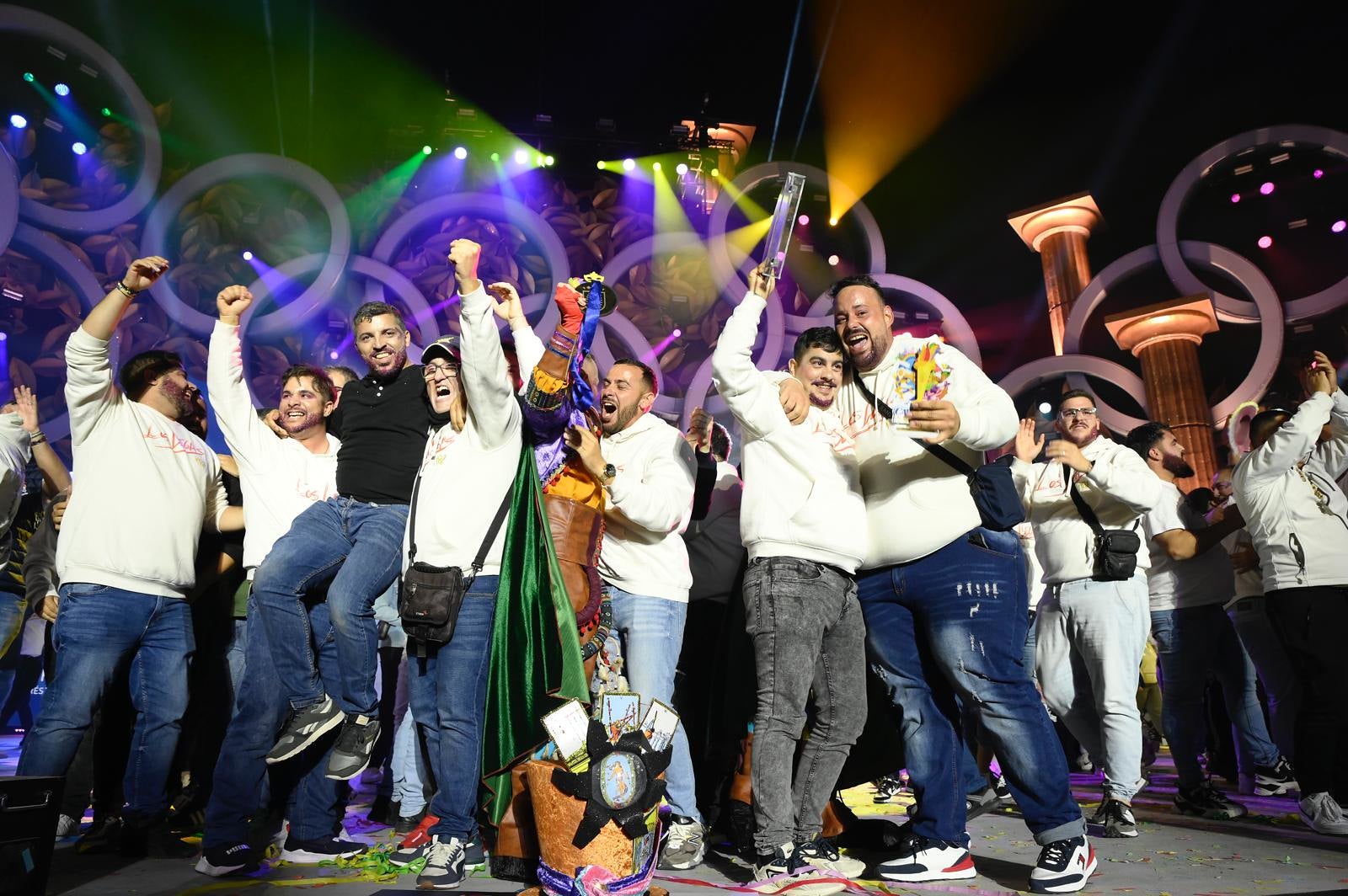 Magia y humor en la final de murgas del carnaval de Las Palmas de Gran Canaria