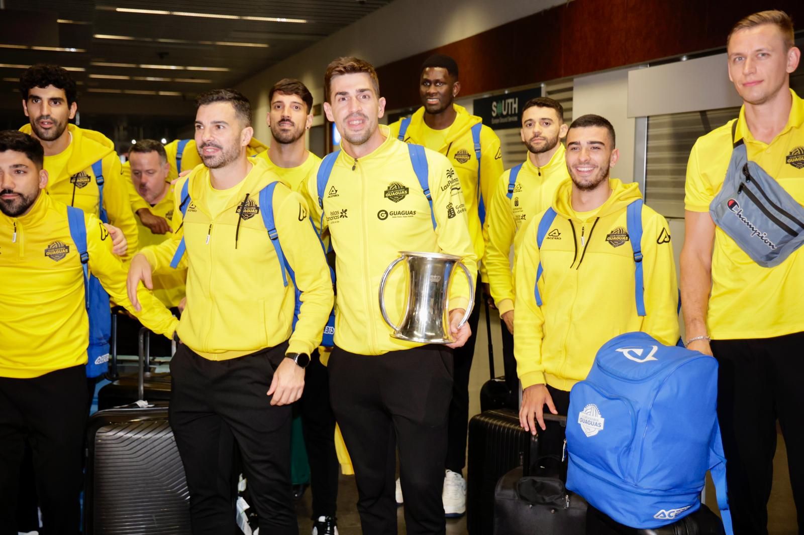 La llegada de los campeones de la Copa del Rey a Gran Canaria, en imágenes