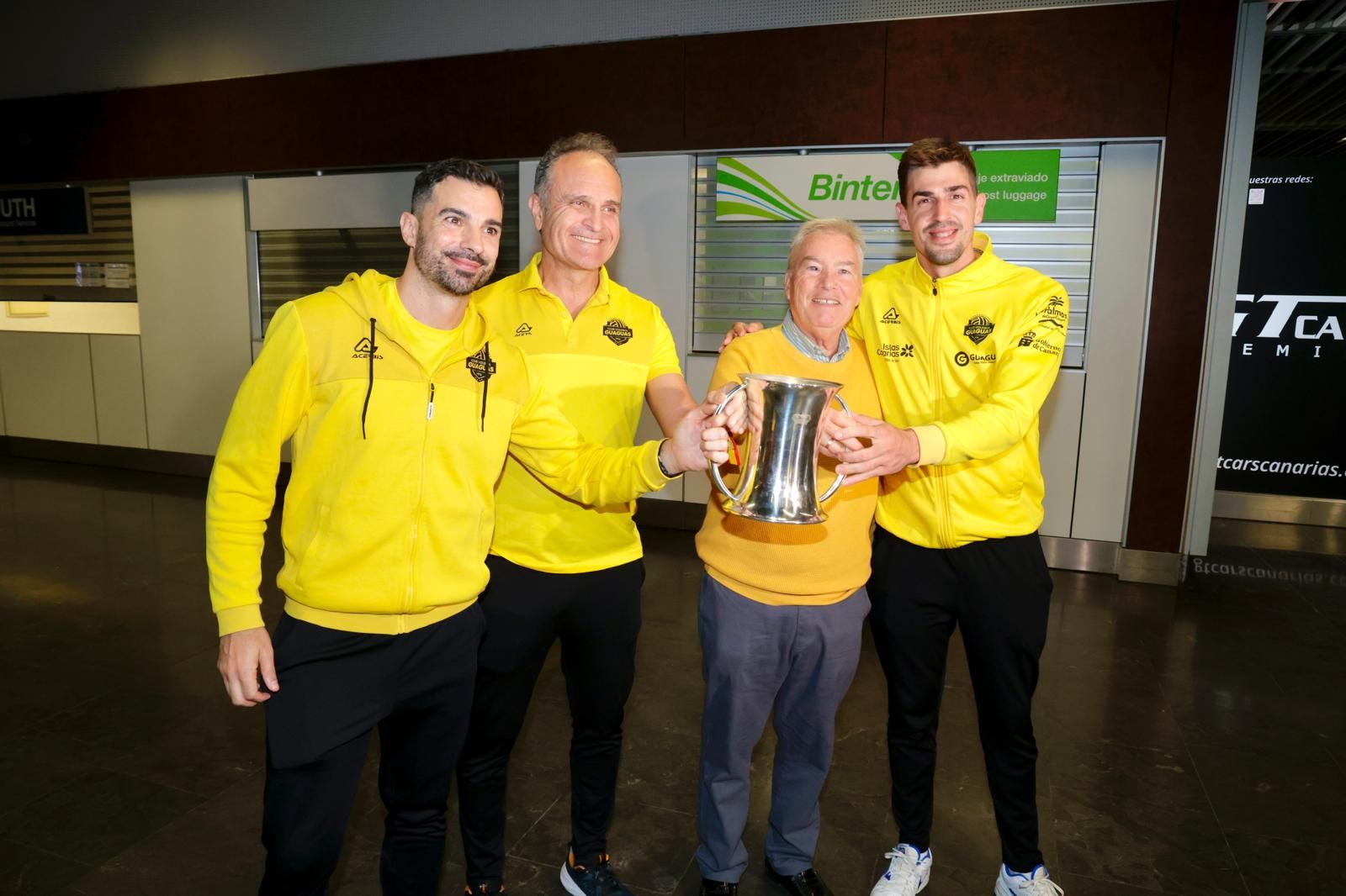 La llegada de los campeones de la Copa del Rey a Gran Canaria, en imágenes