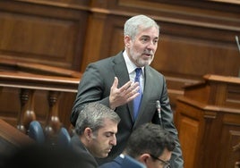 El presidente de Canarias, Fernando Clavijo, durante su intervención en el pleno del Parlamento de Canarias celebrado este martes.