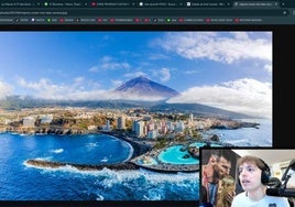 El streamer davooxeneize buscando fotos de Canarias.