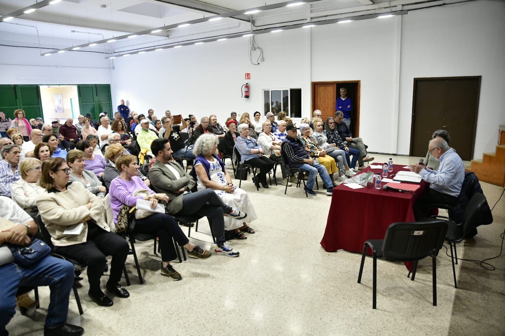 La Isleta rinde homenaje a los vecinos del barrio