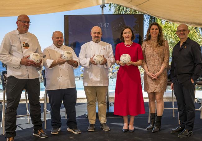 Pedro Hernández ('El Duende del Fuego'), Jordi Esteve ('Nectari'), Carlos Echapresto ('Venta Moncalvillo'), Ana Rodríguez Castaño (secretaria general de Recursos Agrarios y Seguridad Alimentaria), María Ritter (directora de Guía Repsol y Jose Miguel Herrero (director general de la Industria Alimentaria)