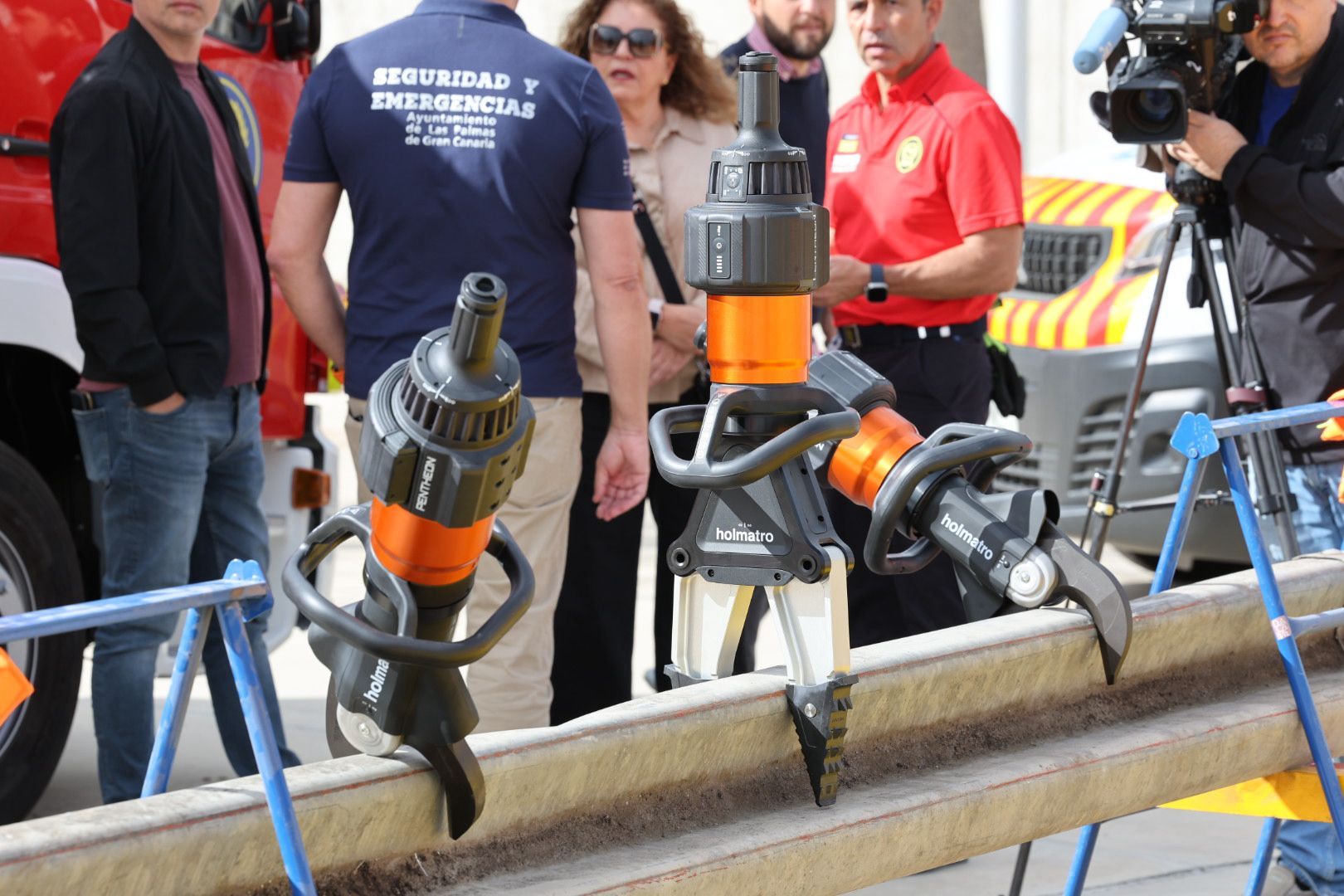 Los bomberos de la capital grancanaria muestran sus nuevos equipos