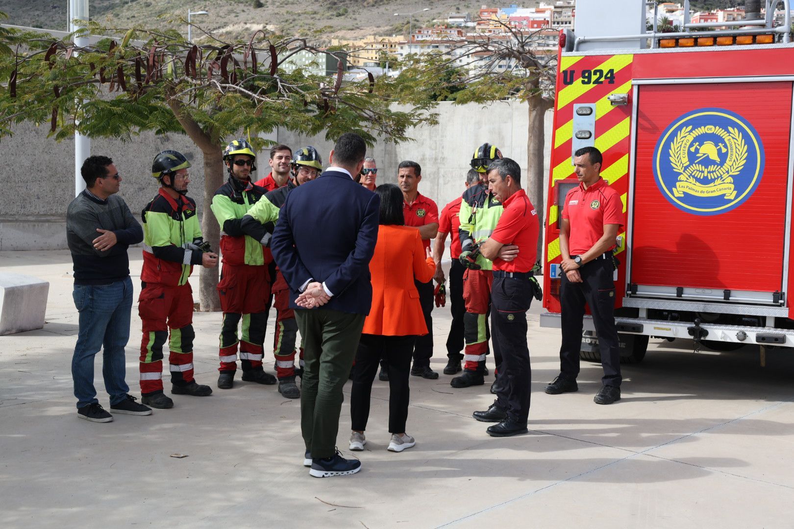 Los bomberos de la capital grancanaria muestran sus nuevos equipos