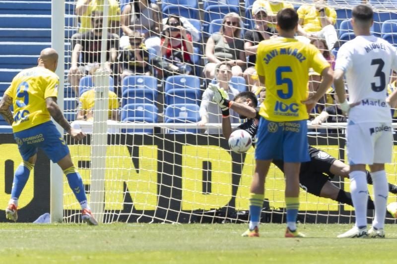 Jugada de Sandro, jugador de la UDLP.