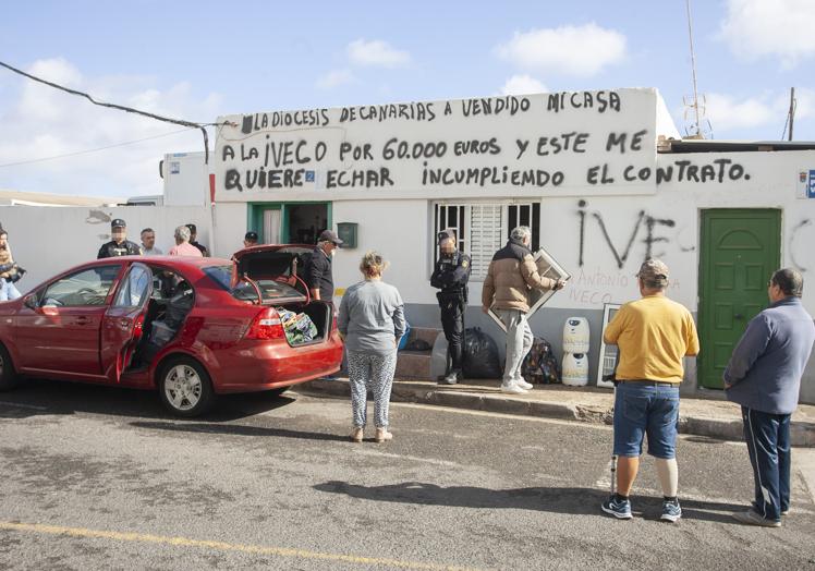 Fachada de la casa, aún con la pintada puesta en enero pasado.