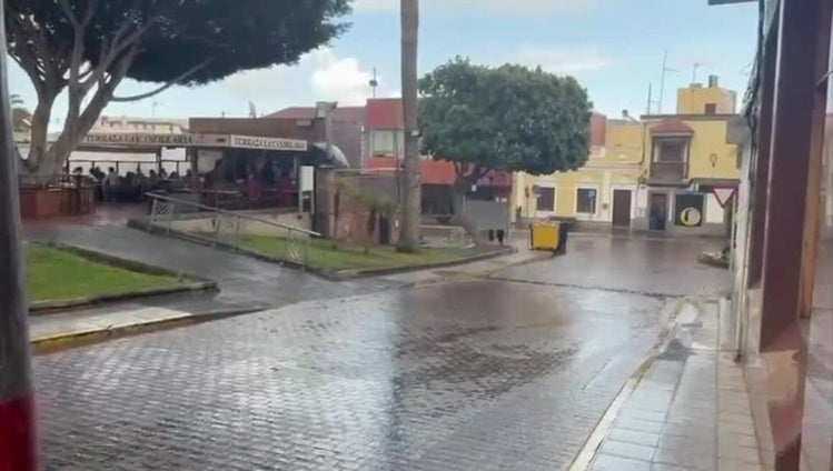 Comienza a llover en Agümes