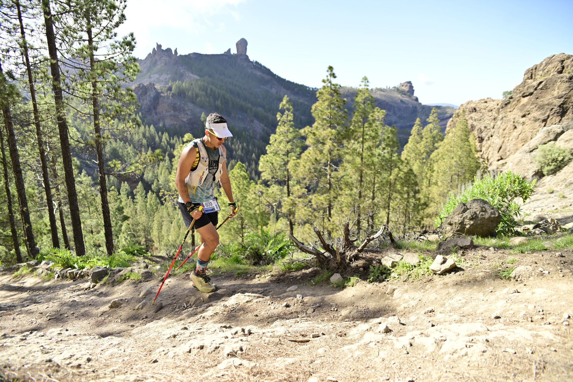Imagen secundaria 1 - Algunos momentos de Gabri Viera en la carrera.