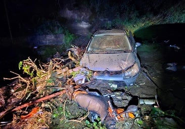 El reventón de un estanque en Telde arrastra varios vehículos por el barranco García Ruiz