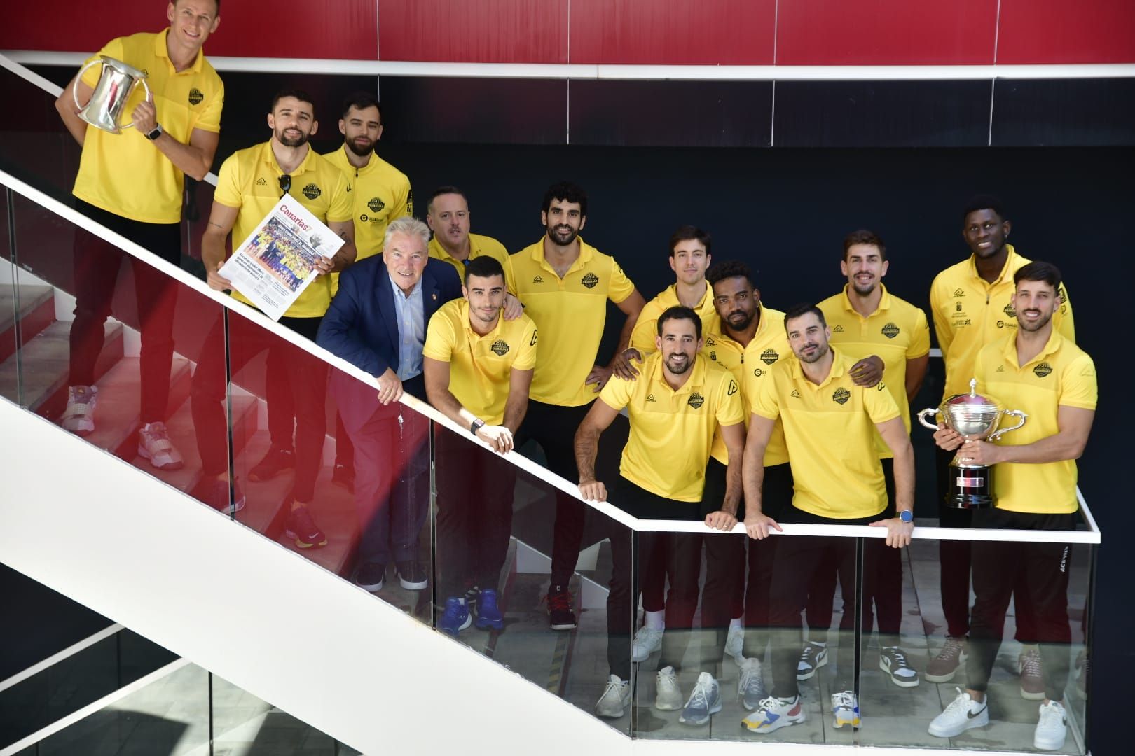 El Guaguas exhibe su Copa del Rey en CANARIAS7