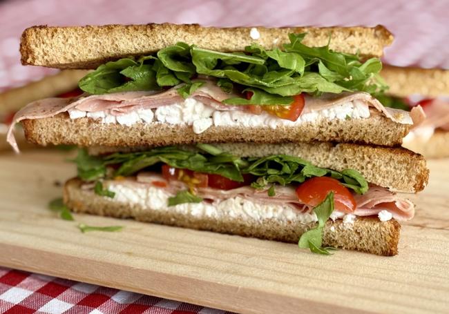 Sandwich de mortadela