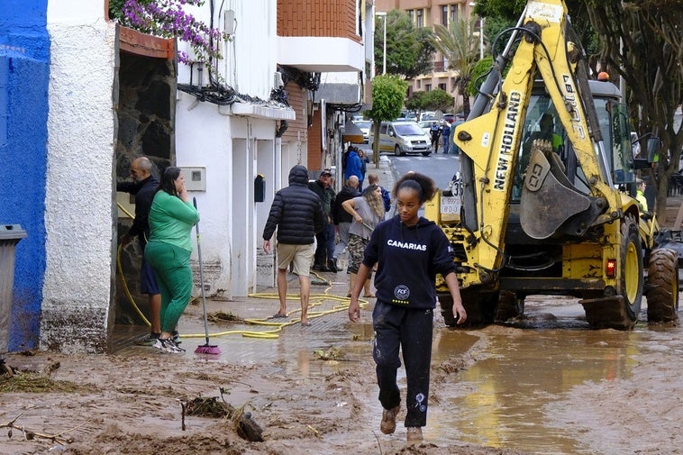 La solidaridad de la ciudadanía ha sido ejemplar durante el paso de la borrasca por Telde.