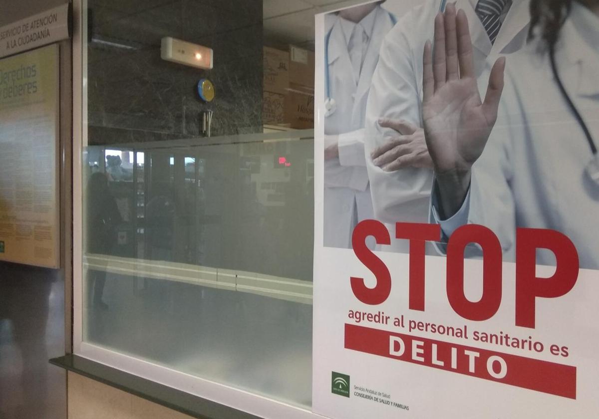 Cartel en contra de las agresiones a sanitarios.
