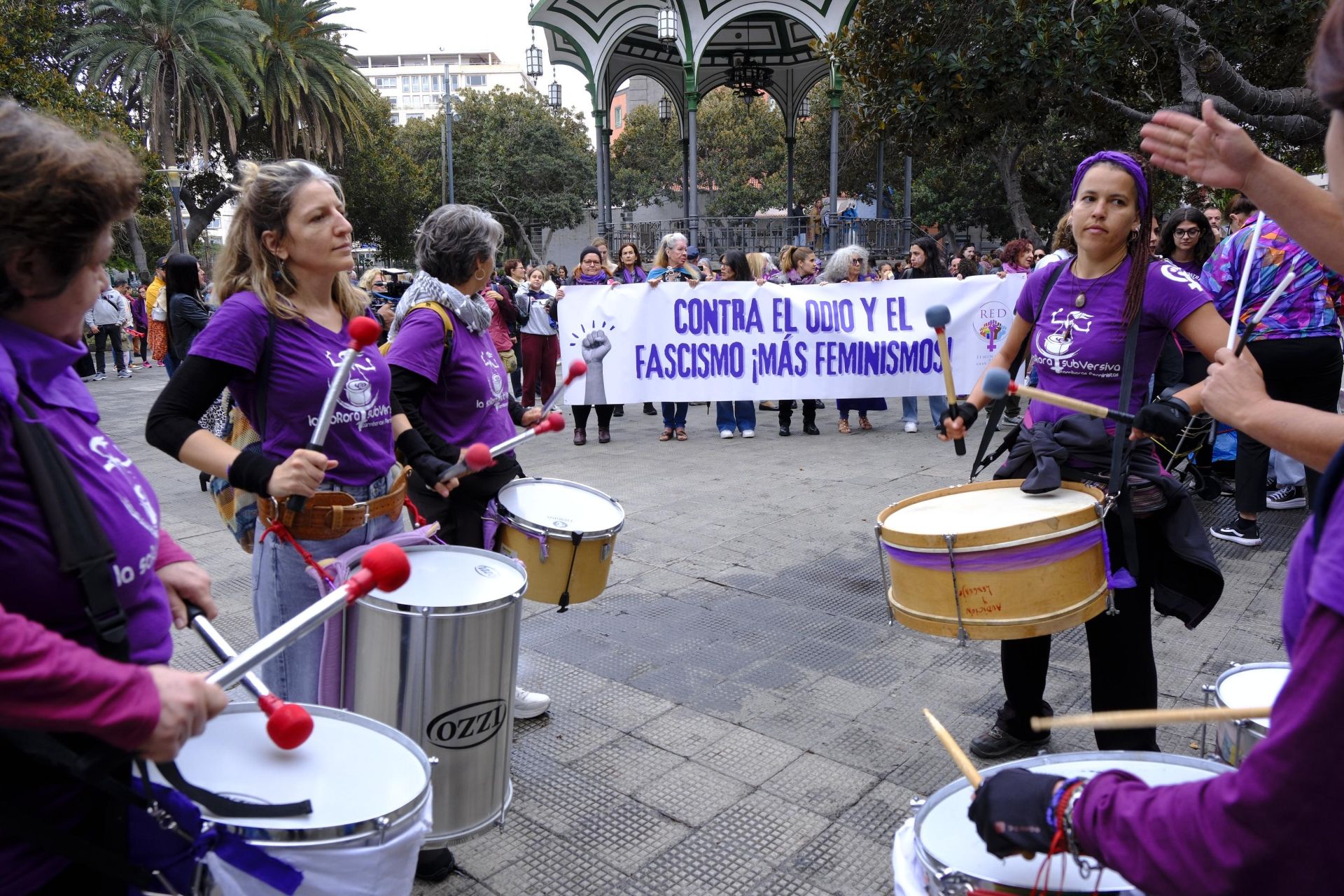 Las calles de la capital grancanaria se visten de lucha y orgullo