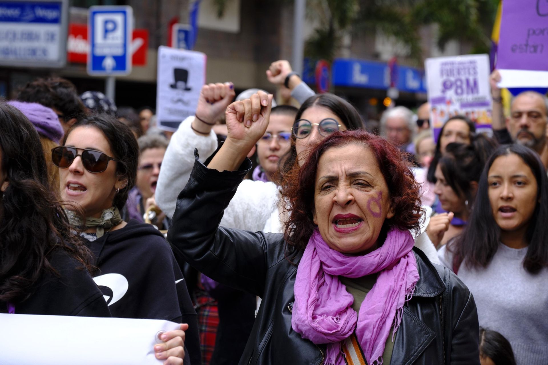 Las calles de la capital grancanaria se visten de lucha y orgullo