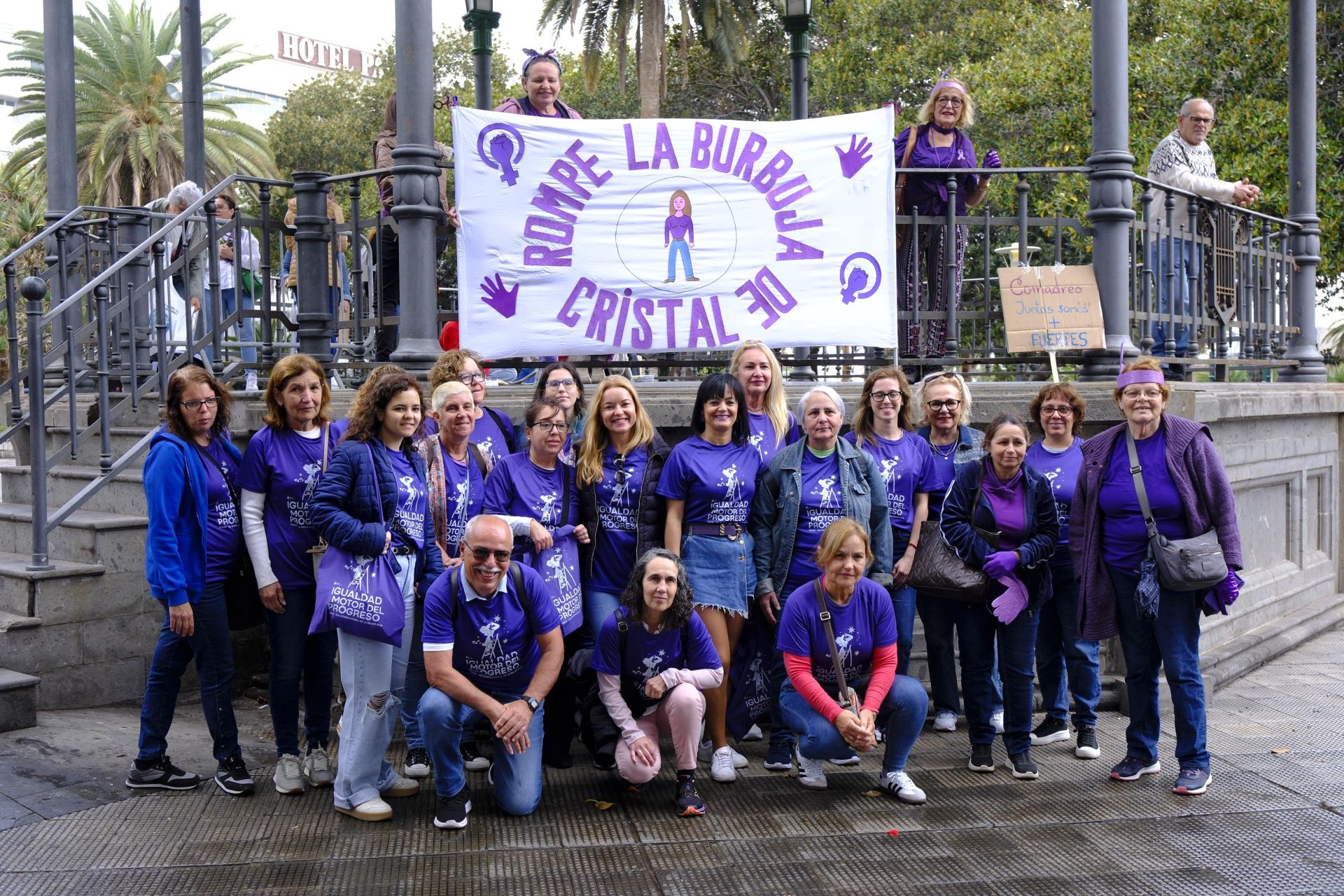 Las calles de la capital grancanaria se visten de lucha y orgullo