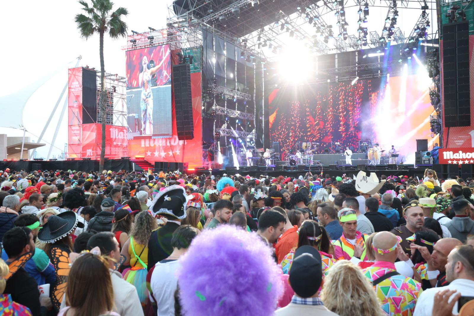 La música reina en el carnaval de día