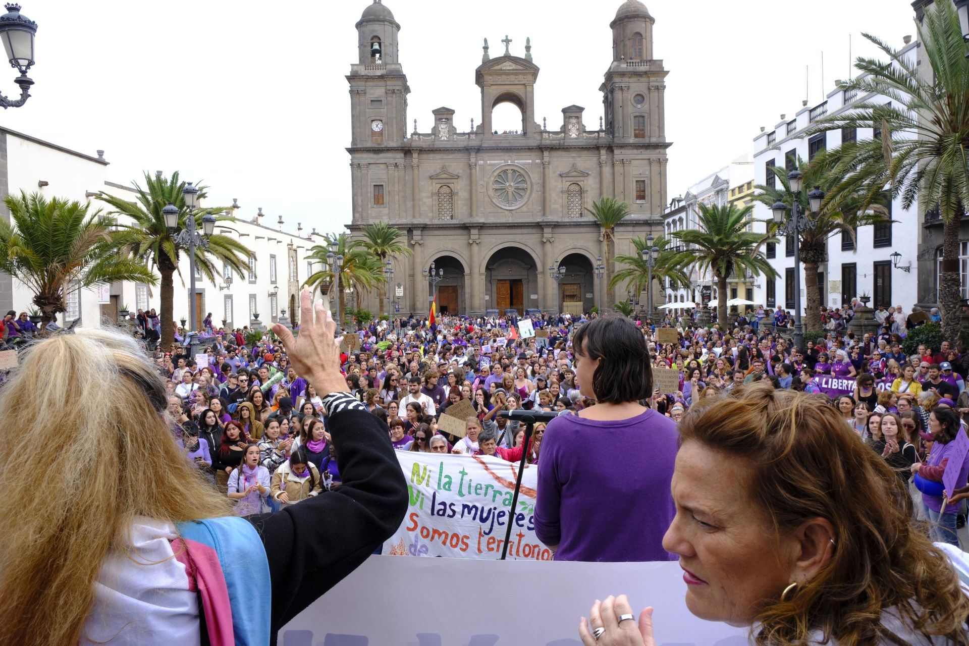 Las calles de la capital grancanaria se visten de lucha y orgullo