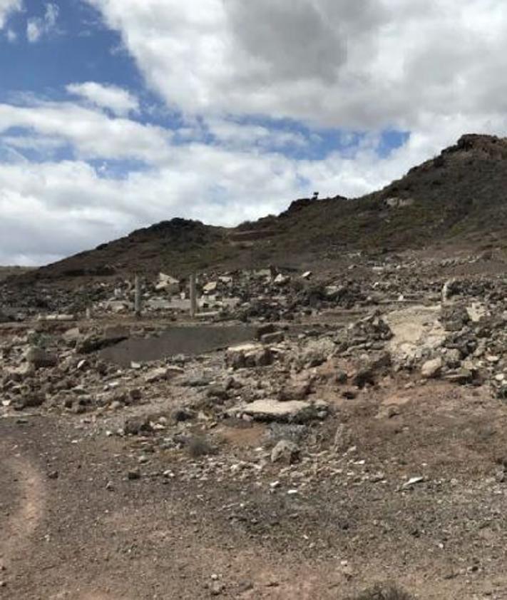 Imagen secundaria 2 - Residuos en el entorno de la playa de Vargas.