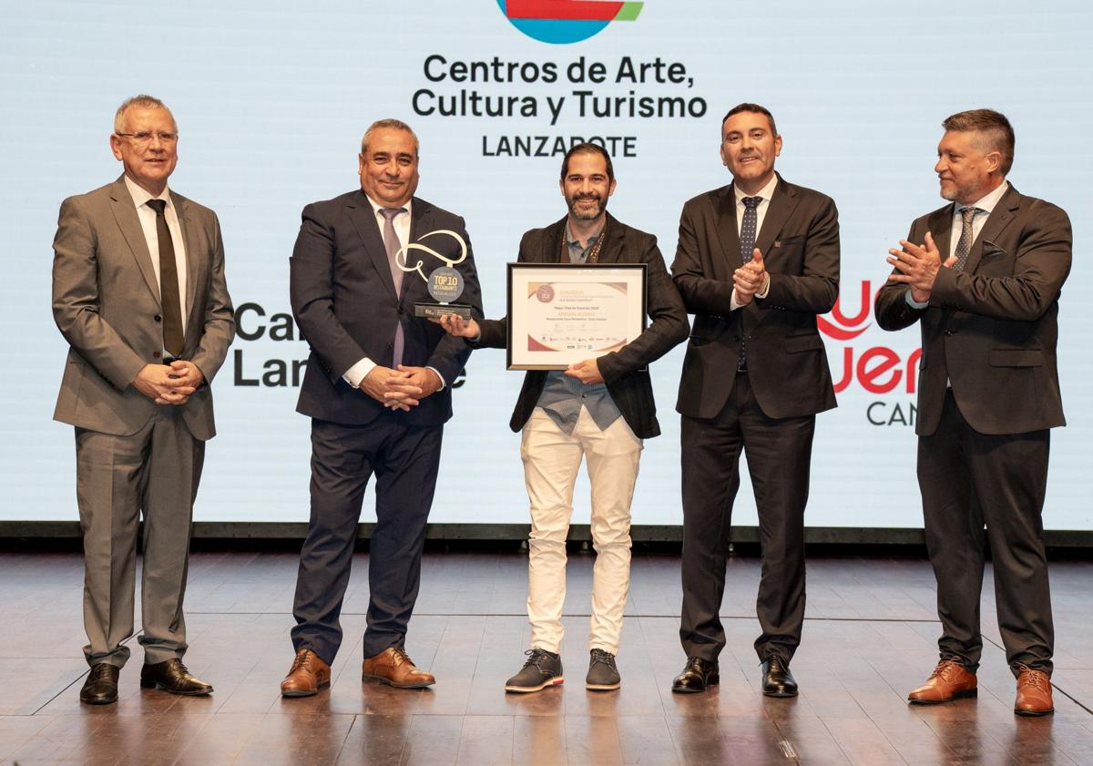 Imagen principal - Lanzarote brilló con la celebración de los Premios Qué Bueno Canarias 2025 en Jameos del Agua