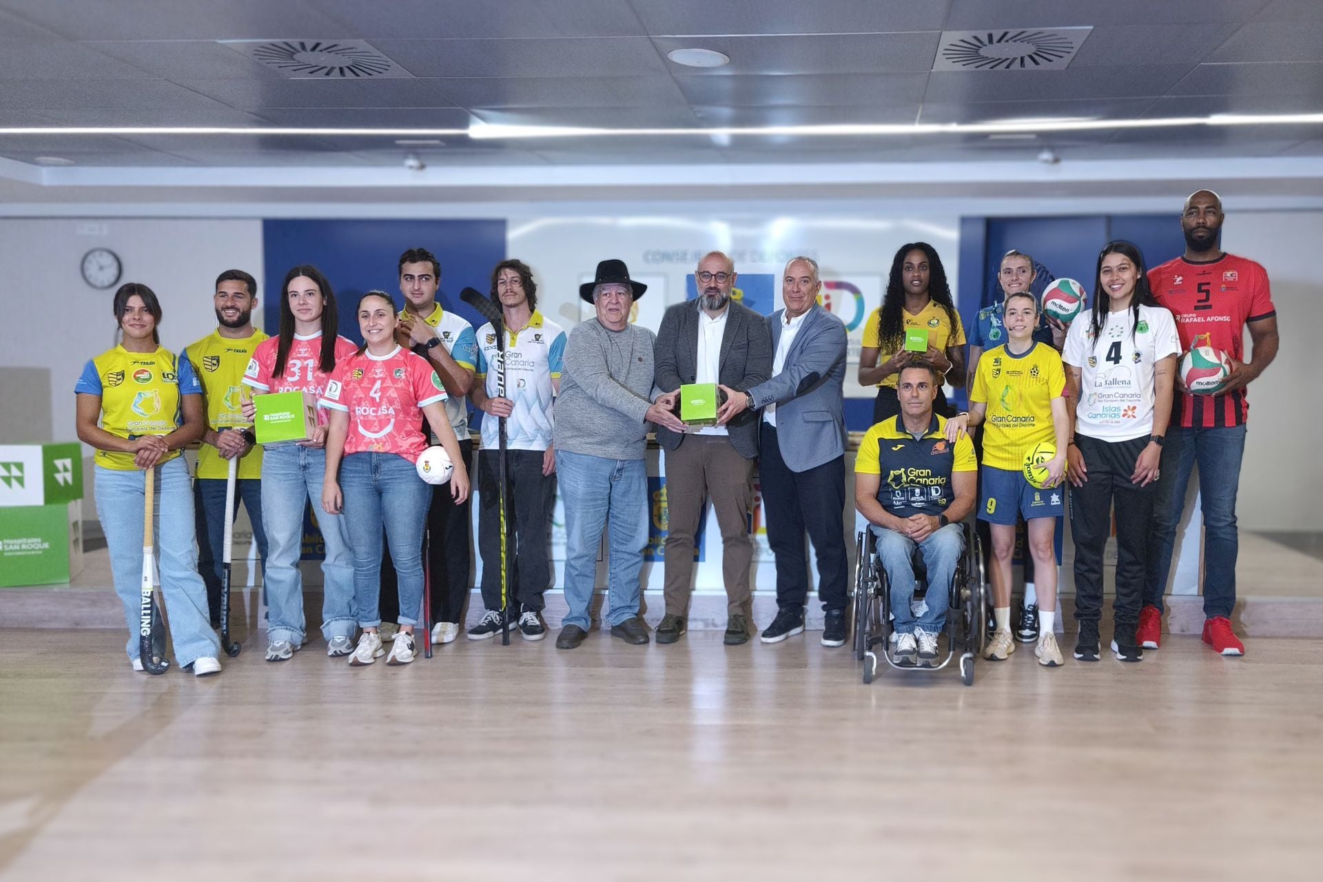 Hospitales Universitarios San Roque y la Asociación Clubes de Élite de Gran Canaria presenta su acuerdo en el Gran Canaria Arena