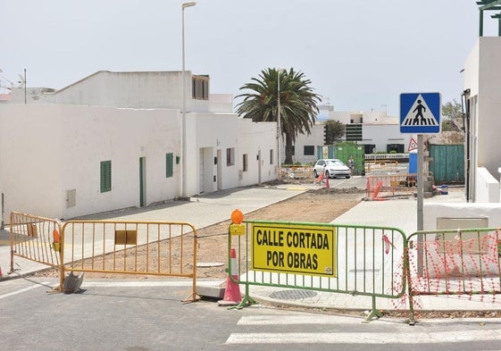 Obras paralizadas en el centro de San Bartolomé.