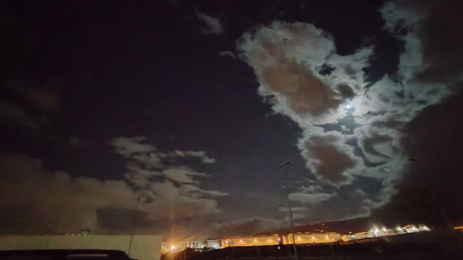 El cielo de Gran Canaria se tiñe de rojo con el eclipse de la luna de sangre