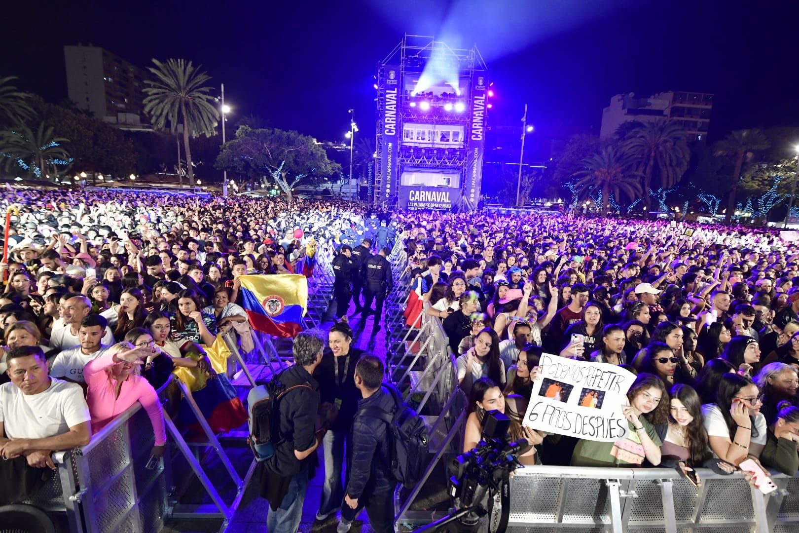 Maluma desata pasiones en el carnaval de Las Palmas de Gran Canaria