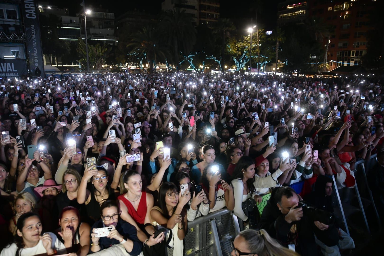 Maluma desata pasiones en el carnaval de Las Palmas de Gran Canaria