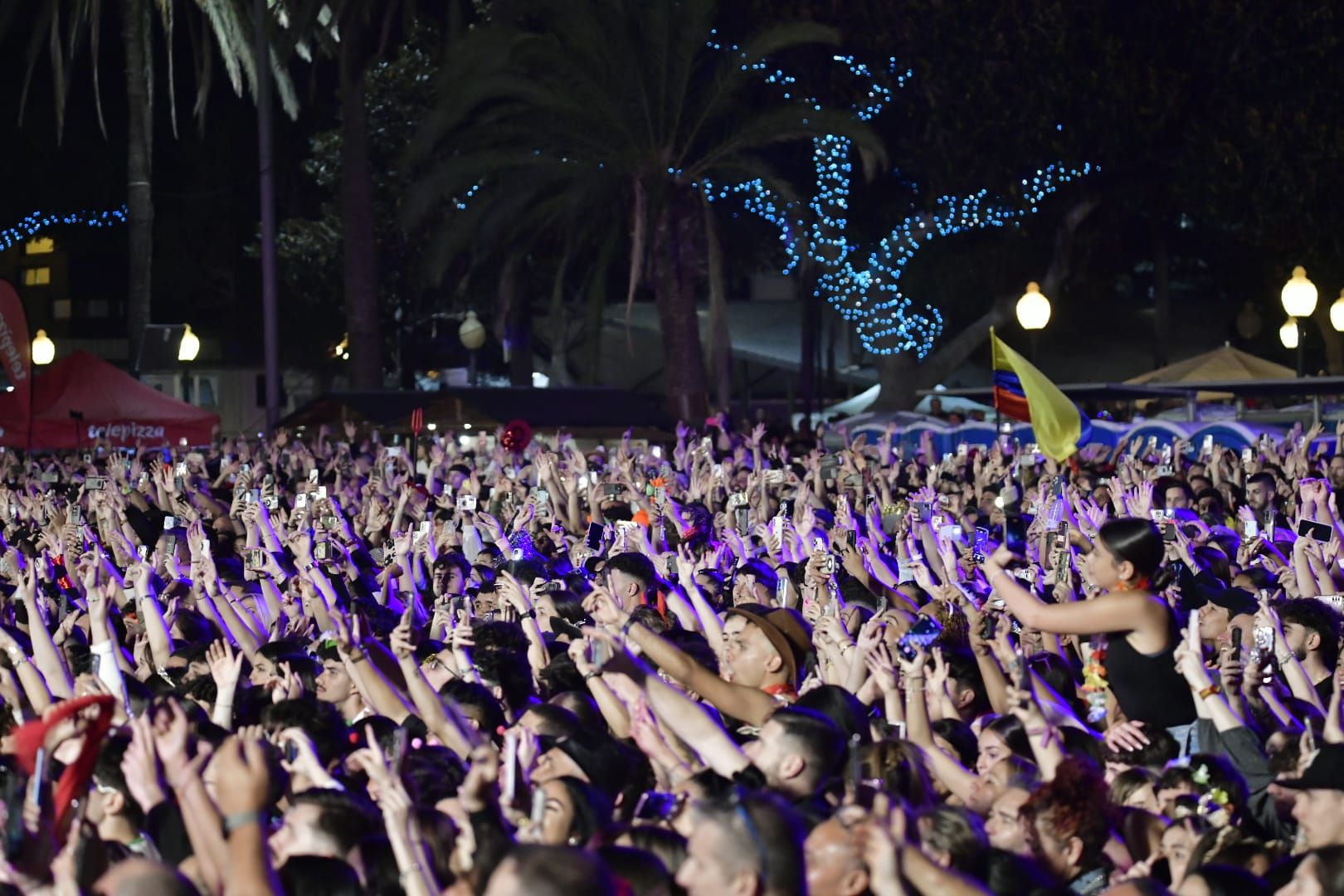 Maluma desata pasiones en el carnaval de Las Palmas de Gran Canaria