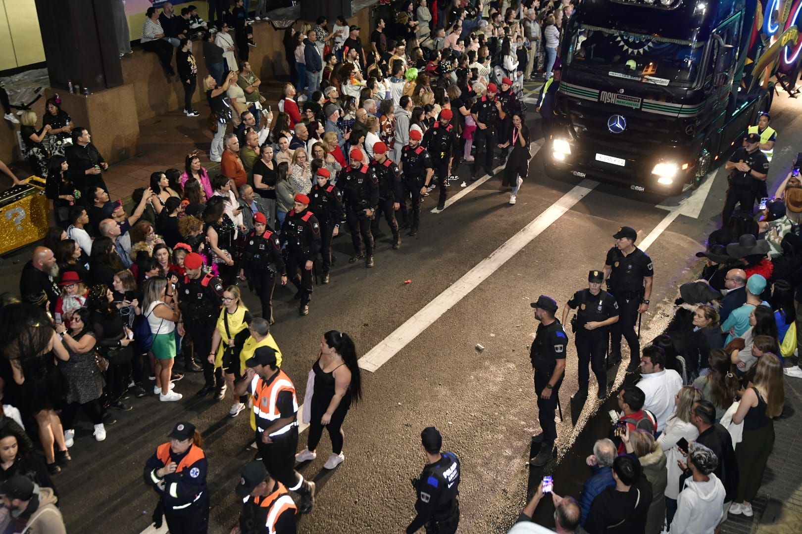 El carnaval de Las Palmas de Gran Canaria se despide con el entierro de la sardina