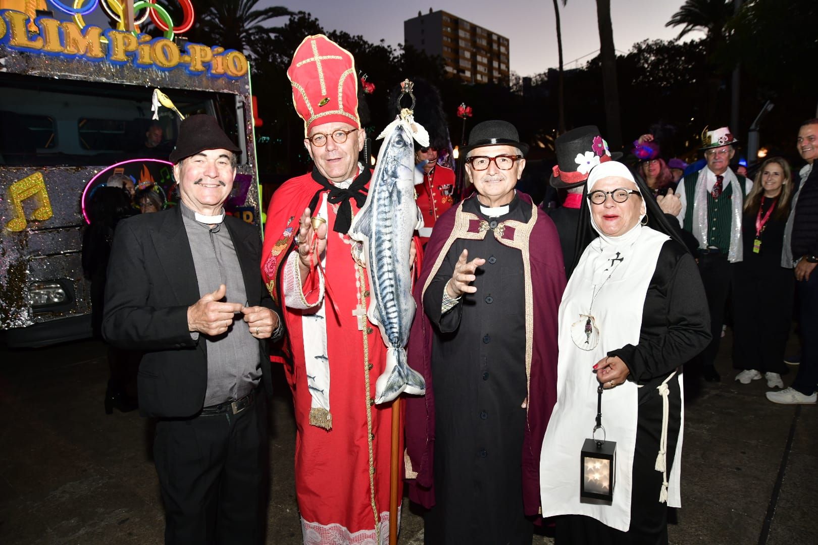 El carnaval de Las Palmas de Gran Canaria se despide con el entierro de la sardina