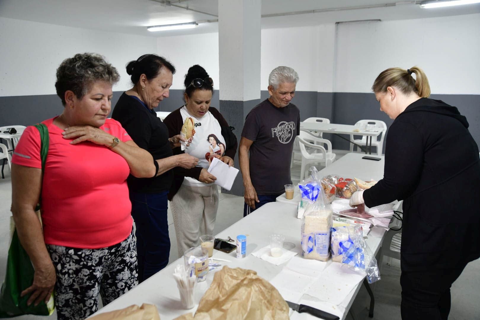 El edificio de Vecindario, desalojado y precintado por riesgo de derrumbe