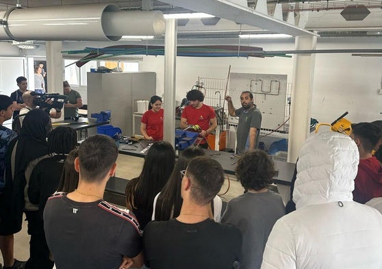 Visita de alumnado de Educación Secundaria y Bachillerato al CIFP Villa de Agüimes.