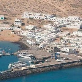 Caleta de Sebo, capital de La Graciosa.