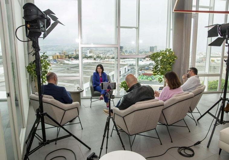 Carolina Darias responde durante la entrevista en la redacción de Canarias7.